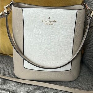 Kate Spade Tan and White Crossbody Bag with Elegant Design